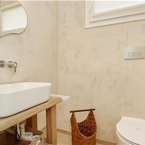 4 bedroom villa with pool, Castellammare del Golfo, sleeps 8-10